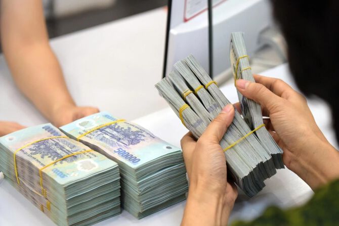 Nợ xấu tăng nhanh hơn tín dụng, 'lá chắn' dự phòng tại các ngân hàng phân hóa