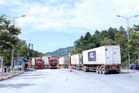 Lạng Sơn: Xuất nhập khẩu qua cửa khẩu ổn định, thông suốt