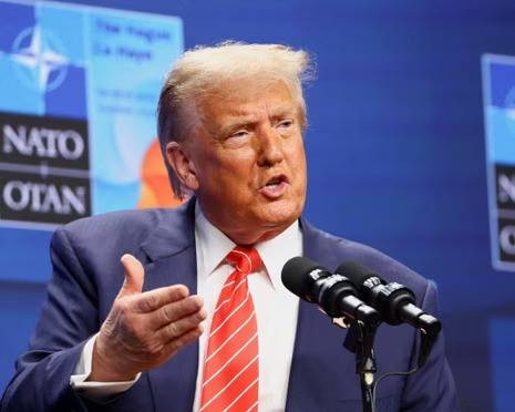 Tỷ lệ ủng hộ ông Trump chạm mức thấp nhất nhiệm kỳ