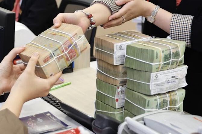 Tăng trưởng huy động cao hơn tín dụng, áp lực thanh khoản vẫn khó biến mất