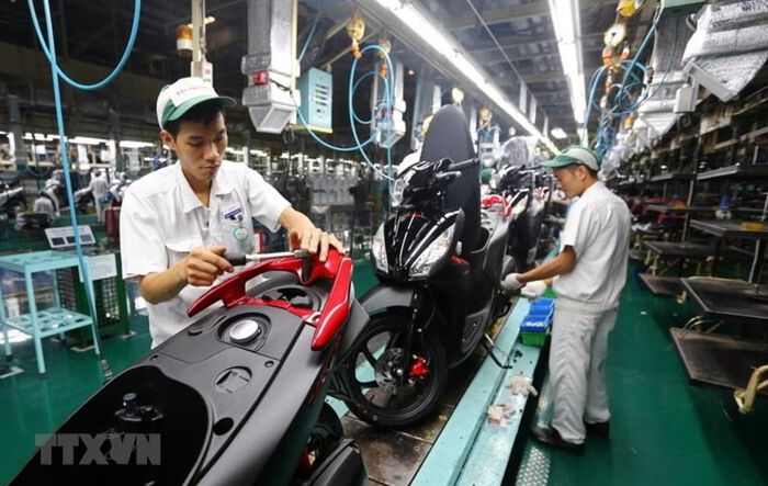 Doanh số xe máy Việt Nam vượt 2 triệu chiếc, xe xăng vẫn tăng trưởng