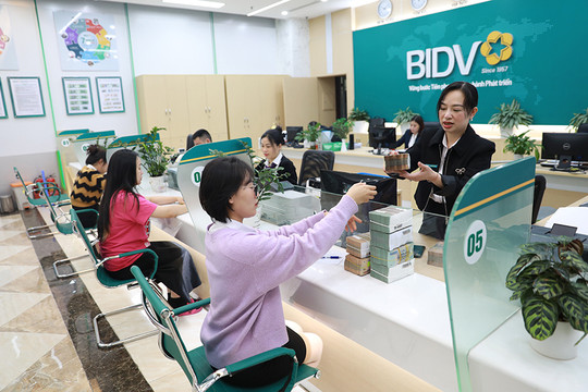 Thị trường trái phiếu doanh nghiệp sôi động: Cơ hội đi cùng rủi ro