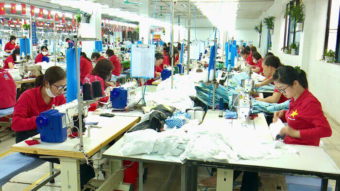 Đơn hàng kín đến hết tháng 4, nhiều doanh nghiệp tăng tốc sản xuất ngay sau Tết