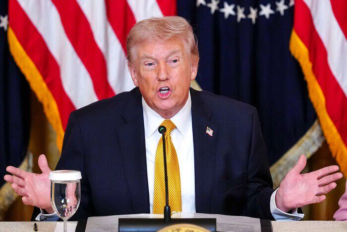 Ông Trump đề nghị hoãn cuộc gặp với ông Tập 'khoảng một tháng'