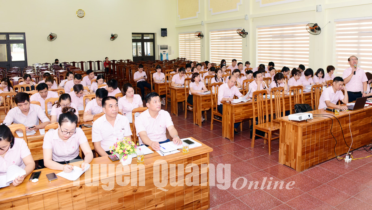 Tuyên Quang: Tập huấn cho vay Chương trình mục tiêu quốc gia phát triển kinh tế - xã hội vùng đồng bào dân tộc thiểu số và miền núi