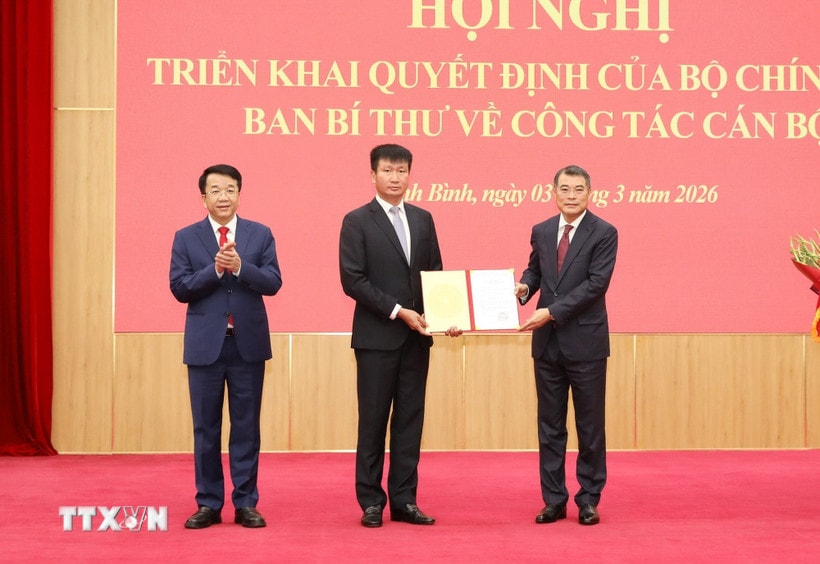 Bộ Chính trị chuẩn y đồng chí Trần Huy Tuấn giữ chức Bí thư Tỉnh ủy Ninh Bình