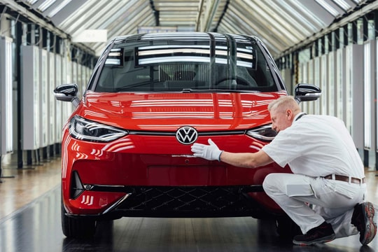 Phát triển ô tô điện: Đua sản lượng sẽ nhường chỗ cho đổi mới công nghệ